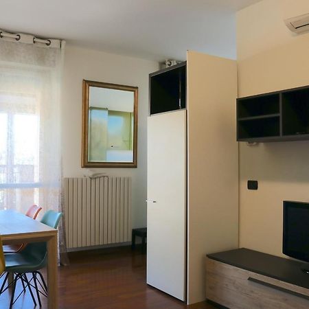 Happy Flat With Terrace Appartement Milaan Buitenkant foto